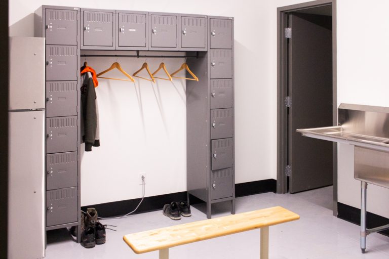Vestiaire et douche : pour encourager nos cyclistes ! vestiaire