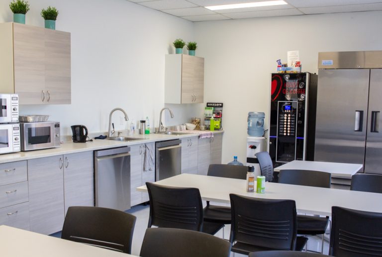 Une partie de la cafétéria numove cafeteria